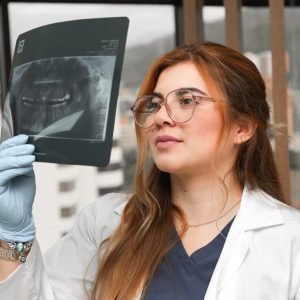 Dr. Luisa Cadena